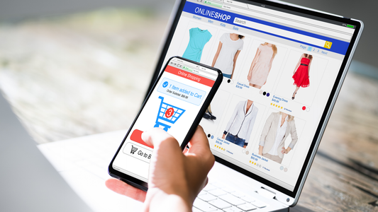 Claude AI w E-commerce: Jak Sztuczna Inteligencja od Anthropic Rewolucjonizuje Sklepy Internetowe